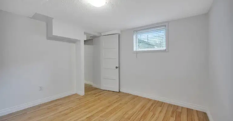 10843 64 Avenue Northwest, Edmonton, AB, T6H 1T3 - 12