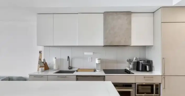 19 Western Battery Road, Toronto, ON, M6K 0E3 - 3