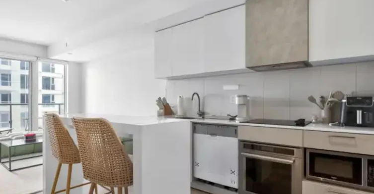 19 Western Battery Road, Toronto, ON, M6K 0E3 - 2