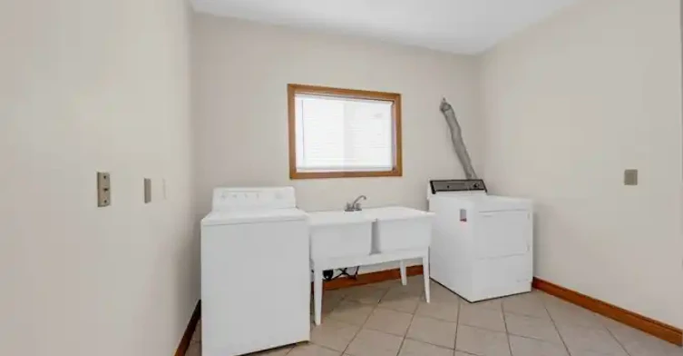5945 Lasalle Street, Lasalle, ON, N9J 3L7 - 7