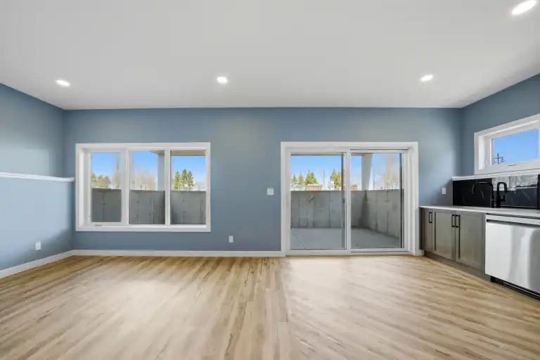 4025 Lakeshore Drive, Sylvan Lake, AB, T4S 1B9 - 2