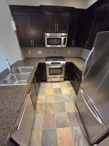 212 Brookes Street, New Westminster, BC, V3M 5B1 - 4