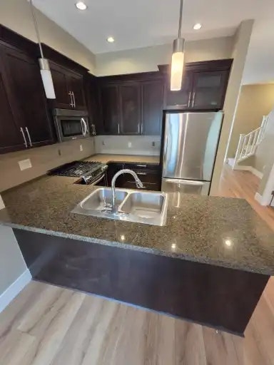 212 Brookes Street, New Westminster, BC, V3M 5B1 - 5