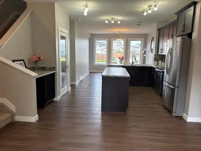 3110 Paisley Road Southwest, Edmonton, AB, T6W 1A3 - 3