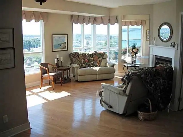 2 Toronto Street, Barrie, ON, L4N 9R2 - 5