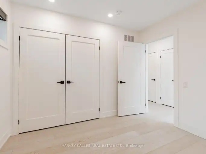 20 Leslie Garden Lane, Toronto, ON, M4M 3B4 - 2