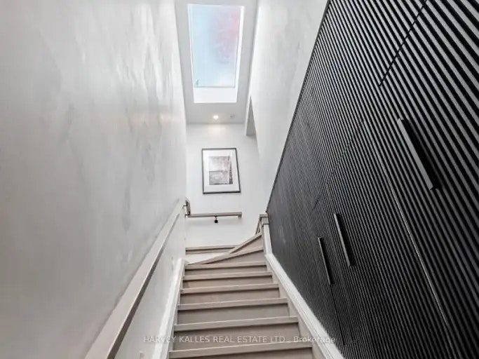 20 Leslie Garden Lane, Toronto, ON, M4M 3B4 - 12