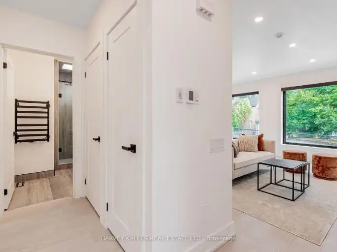 20 Leslie Garden Lane, Toronto, ON, M4M 3B4 - 5