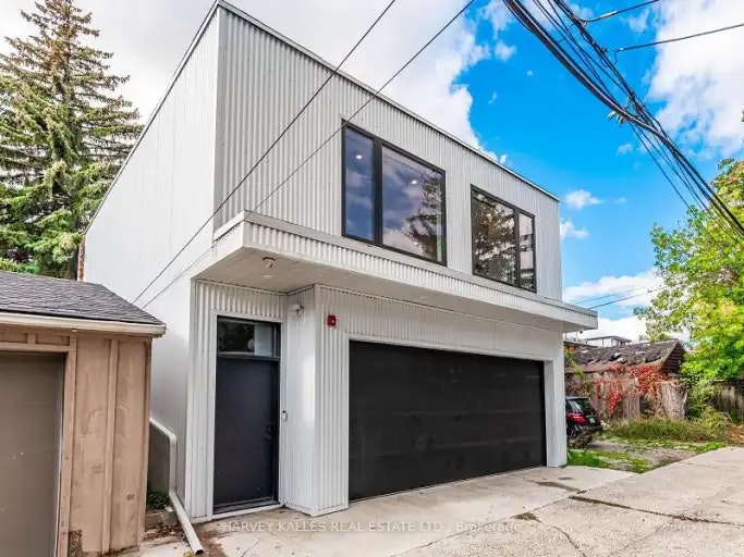 20 Leslie Garden Lane, Toronto, ON, M4M 3B4 - 3