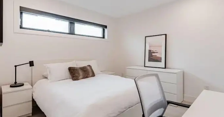 20 Leslie Garden Lane, Toronto, ON, M4M 3B4 - 13