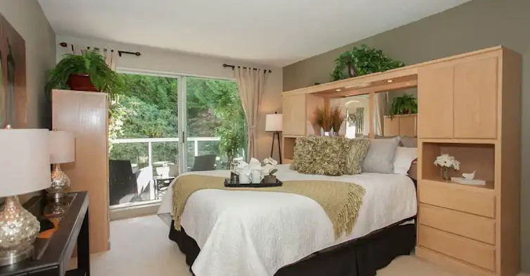 15025 Victoria Avenue, Surrey, BC, V4B 1G2 - 5