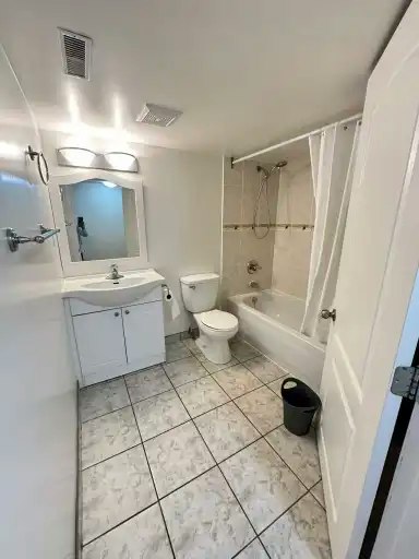 21xx East 33rd Avenue, Vancouver, BC - 9
