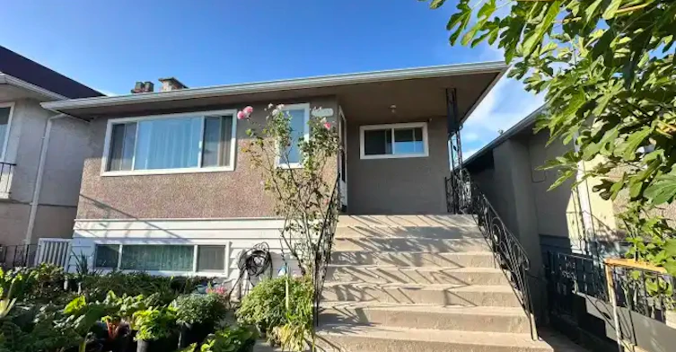 21xx East 33rd Avenue, Vancouver, BC