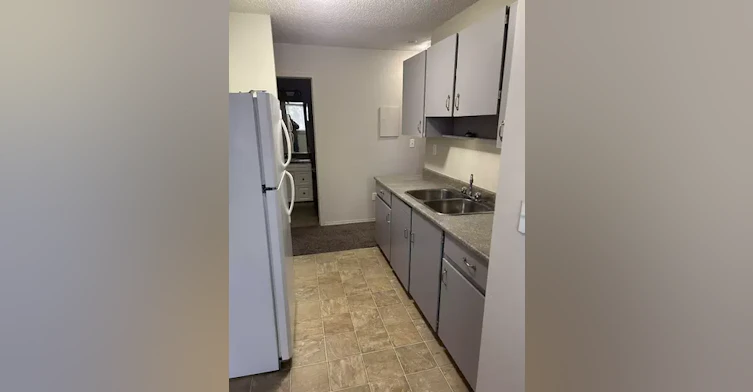 3832 47 Street, Red Deer, AB, T4N 1N6 - 2