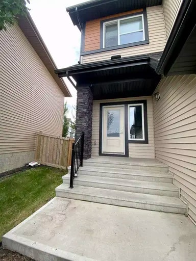 4913 Charles Point Southwest, Edmonton, AB, T6W 3H1 - 2