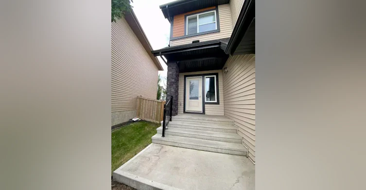 4913 Charles Point Southwest, Edmonton, AB, T6W 3H1 - 2