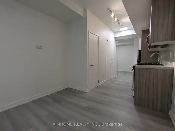 140 Broadview Avenue, Toronto, ON, M4M 2G2 - 8