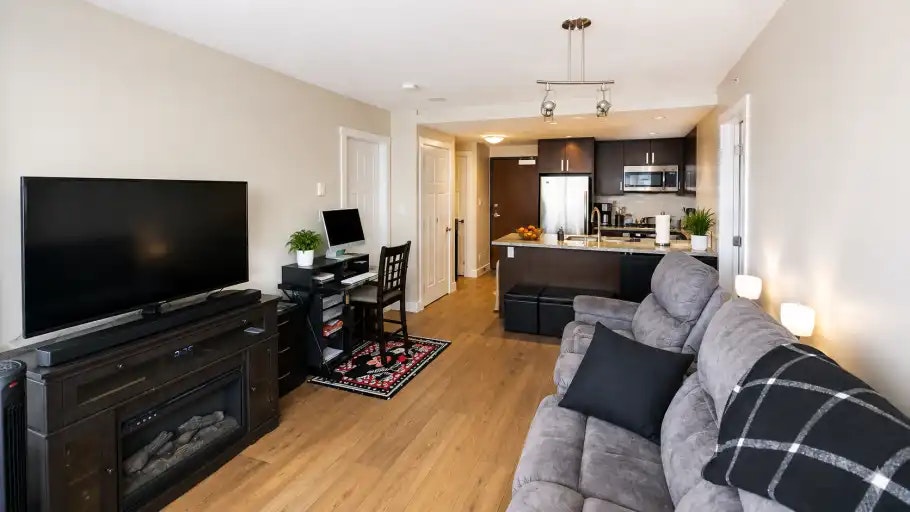 2978 Glen Drive, Coquitlam, BC, V3B 0C3 - 3
