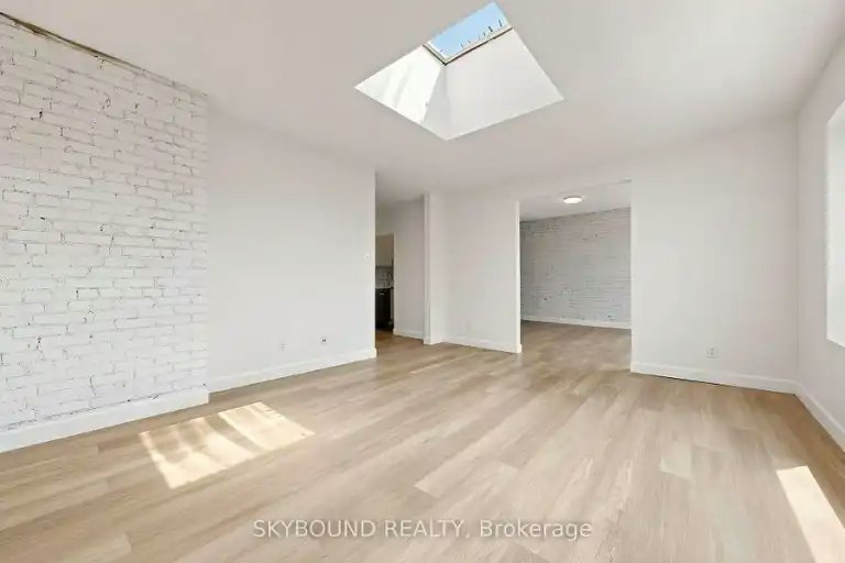 131 Wineva Avenue, Toronto, ON, M4E 2T3 - 10