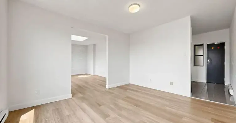 131 Wineva Avenue, Toronto, ON, M4E 2T3 - 11