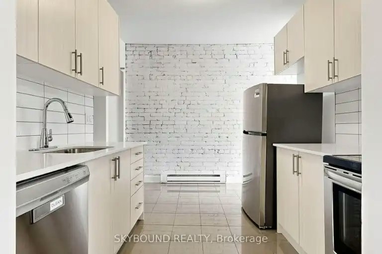131 Wineva Avenue, Toronto, ON, M4E 2T3 - 2