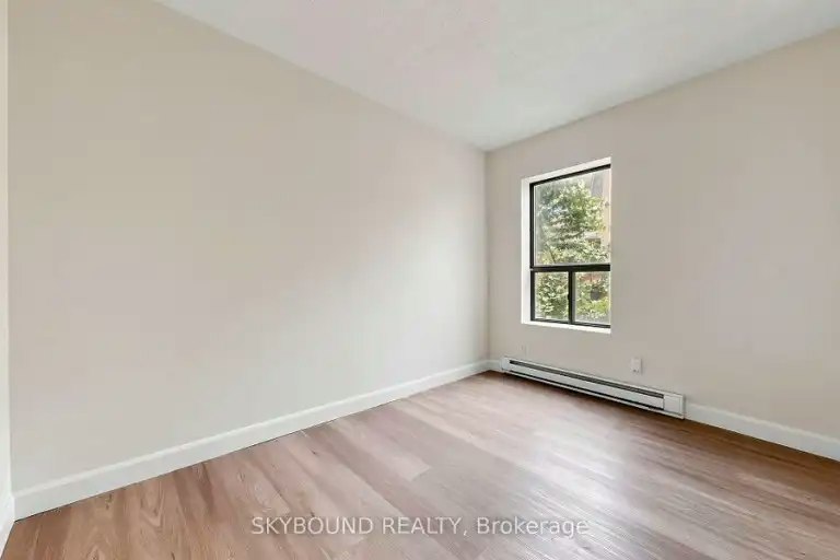 131 Wineva Avenue, Toronto, ON, M4E 2T3 - 8