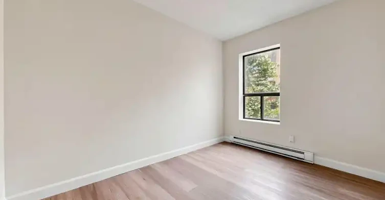 131 Wineva Avenue, Toronto, ON, M4E 2T3 - 8