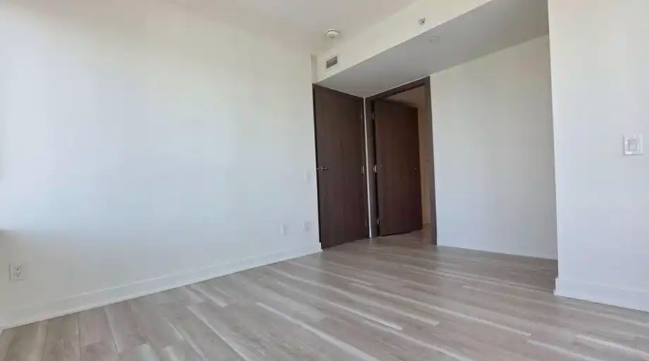 17 Bathurst Street, Toronto, ON, M5V 0N1 - 16