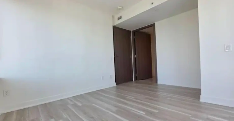 17 Bathurst Street, Toronto, ON, M5V 0N1 - 16