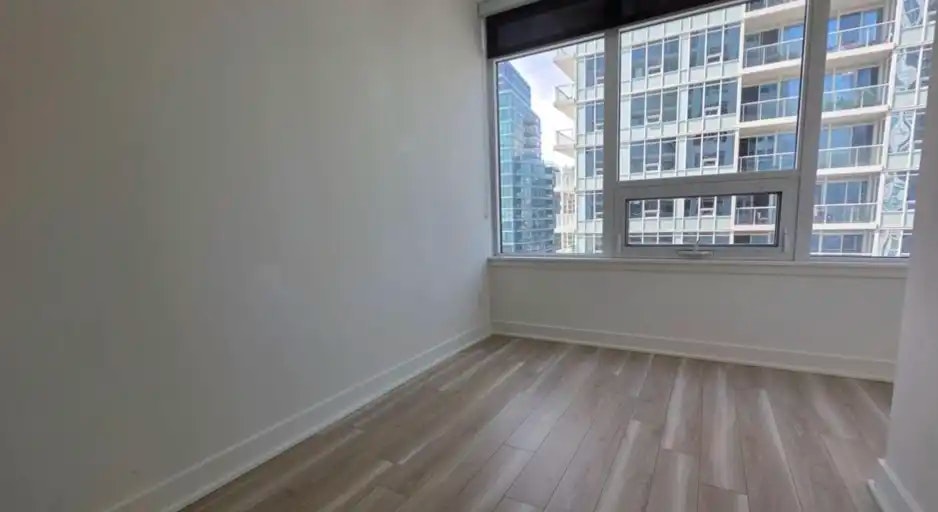 17 Bathurst Street, Toronto, ON, M5V 0N1 - 13