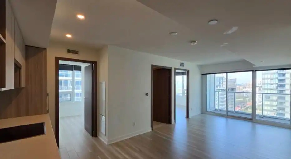 17 Bathurst Street, Toronto, ON, M5V 0N1 - 10