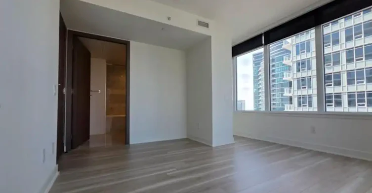 17 Bathurst Street, Toronto, ON, M5V 0N1 - 17