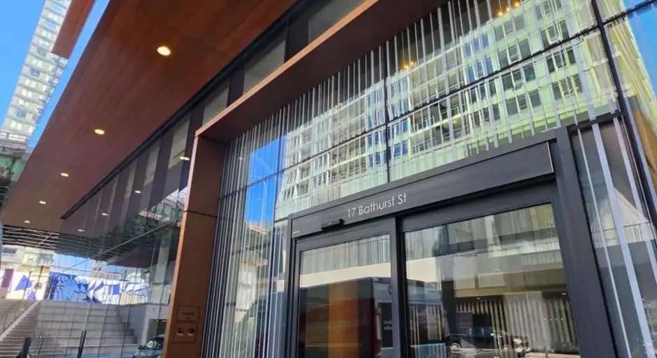 17 Bathurst Street, Toronto, ON, M5V 0N1