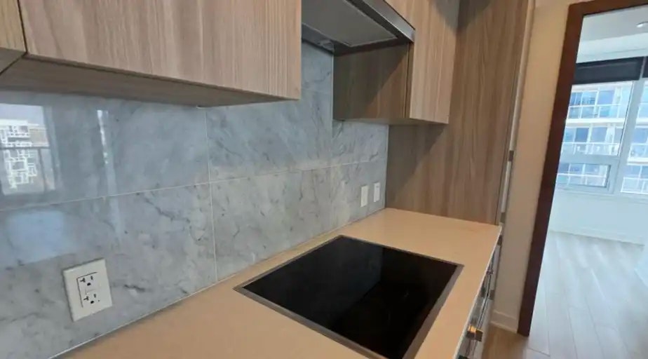 17 Bathurst Street, Toronto, ON, M5V 0N1 - 6