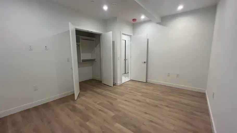 5549 University Boulevard, Vancouver, BC, V6T 1K5 - 10