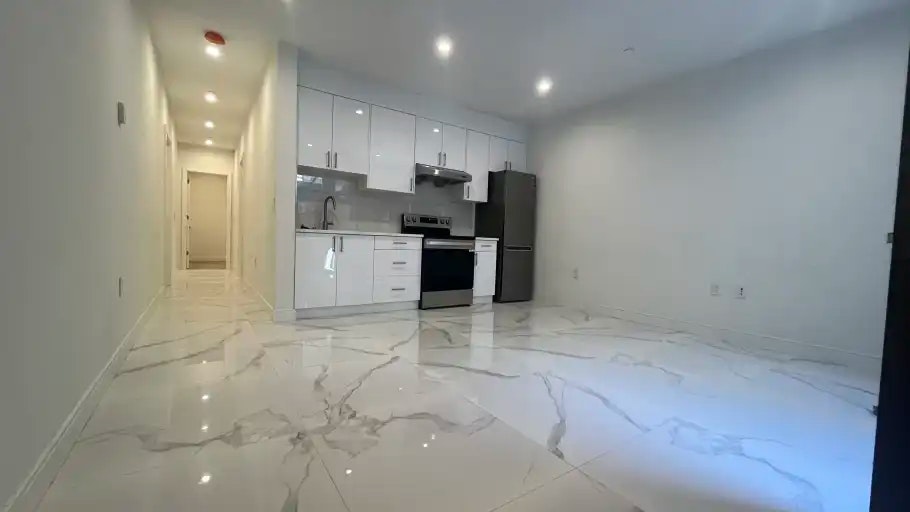 5549 University Boulevard, Vancouver, BC, V6T 1K5