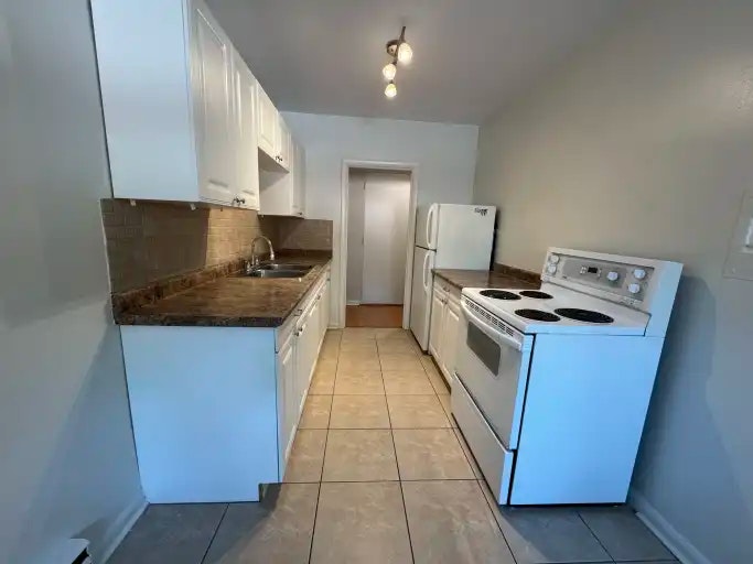 437 Martha Street, Burlington, ON, L7R 2P6 - 4