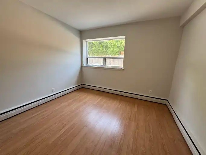 437 Martha Street, Burlington, ON, L7R 2P6 - 5