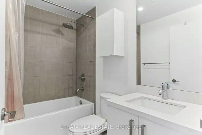 120 Bayview Avenue, Toronto, ON, M5A 0G4 - 11
