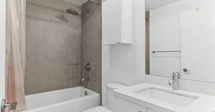120 Bayview Avenue, Toronto, ON, M5A 0G4 - 11