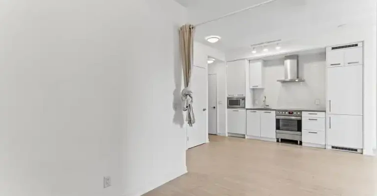 120 Bayview Avenue, Toronto, ON, M5A 0G4 - 8