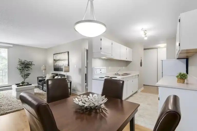 1121 Howie Avenue, Coquitlam, BC, V3J 1T9 - 6