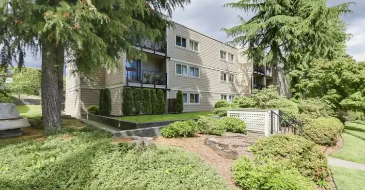 1121 Howie Avenue, Coquitlam, BC, V3J 1T9