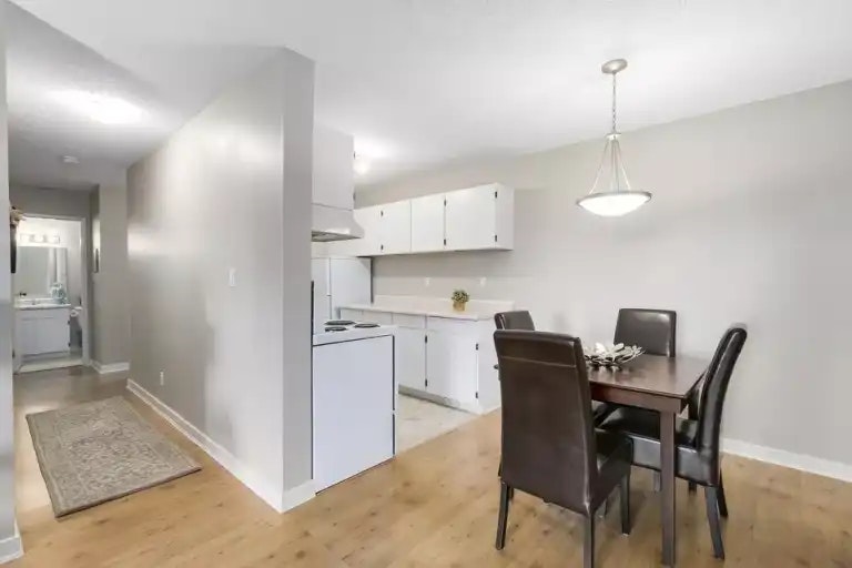 1121 Howie Avenue, Coquitlam, BC, V3J 1T9 - 5