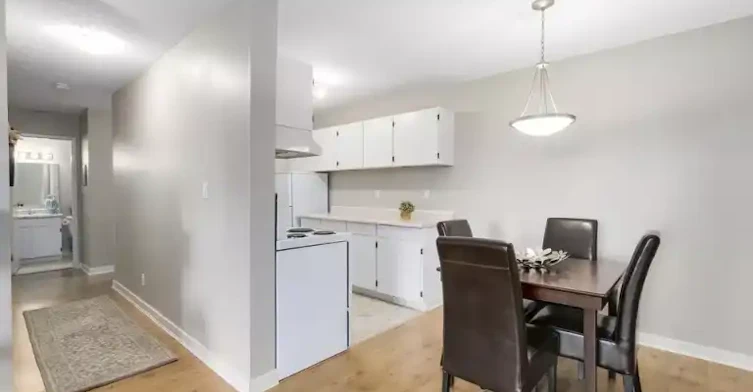1121 Howie Avenue, Coquitlam, BC, V3J 1T9 - 5