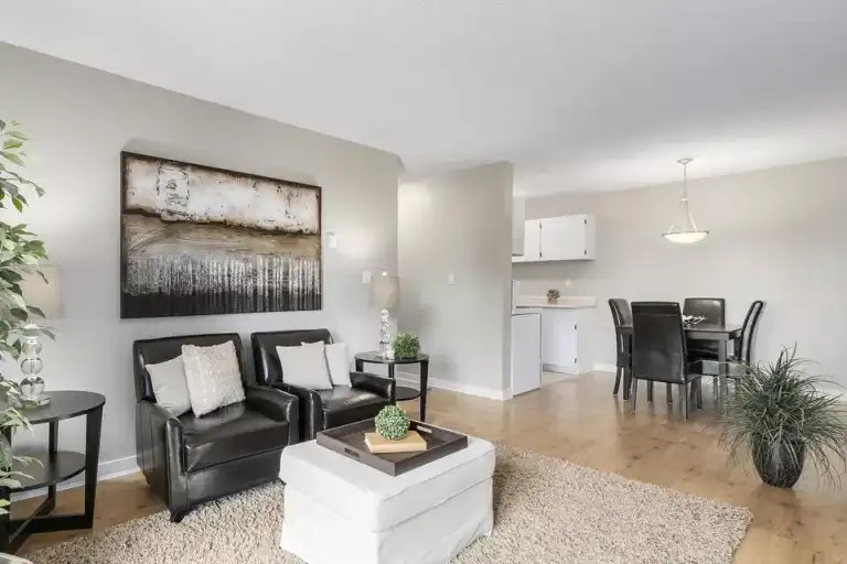 1121 Howie Avenue, Coquitlam, BC, V3J 1T9 - 4