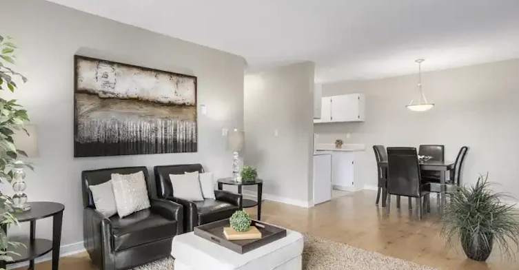 1121 Howie Avenue, Coquitlam, BC, V3J 1T9 - 4