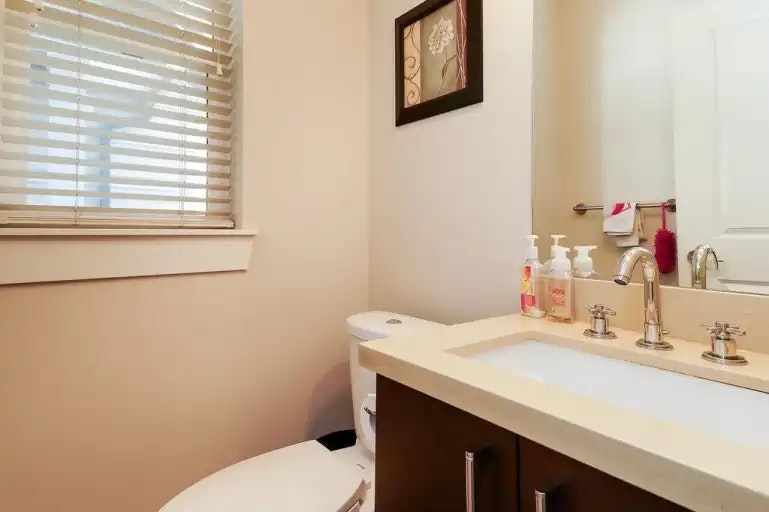 10711 Number 5 Road, Richmond, BC, V7A 4E6 - 5