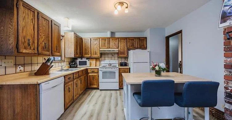4469 224 Street, Langley, BC, V2Z 1M1 - 5