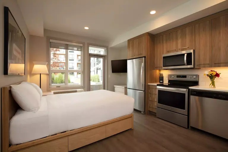 3477 Lakeshore Road, Kelowna, BC, V1W 0A7 - 2